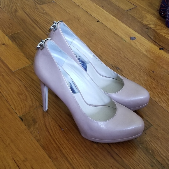 Michael Kors Hamilton Pumps - Picture 3 of 6